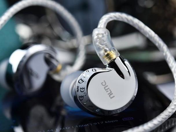 旗舰技术下放 HiFi耳机市场的平民化革命